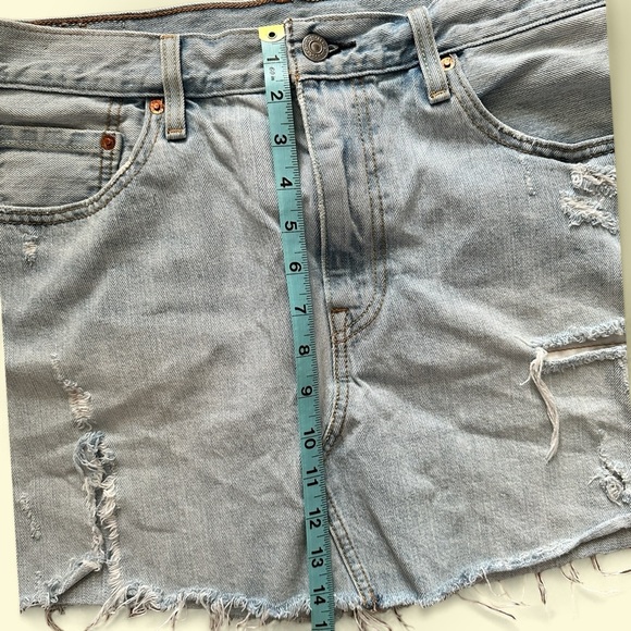 Levi’s Denim Mini Skirt - Picture 4 of 9